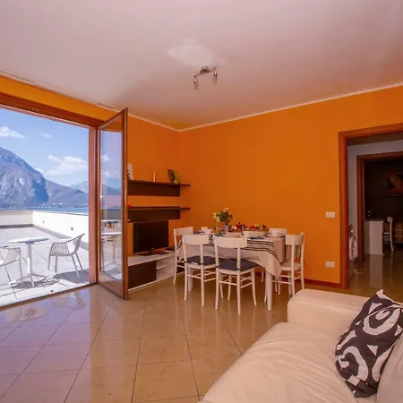 Fiumelatte Sleeps 6 Air Con Wifi T783176 아파트 *