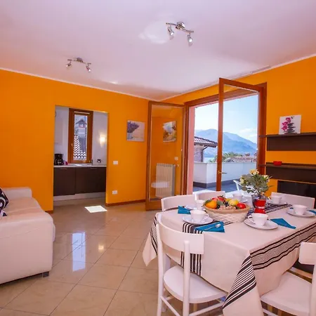 Fiumelatte Sleeps 6 Air Con Wifi T783176 * Varenna