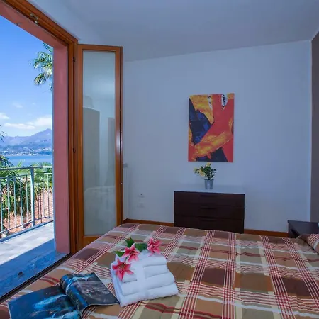 Fiumelatte Sleeps 6 Air Con Wifi T783176 Apartamento Varenna